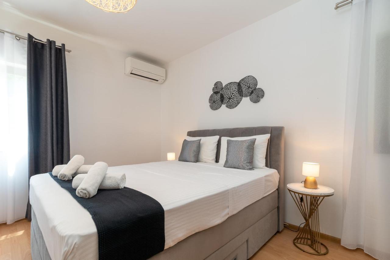 Apartments Bozan Трогир Экстерьер фото